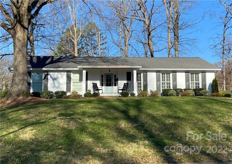 3830 Lovett Circle