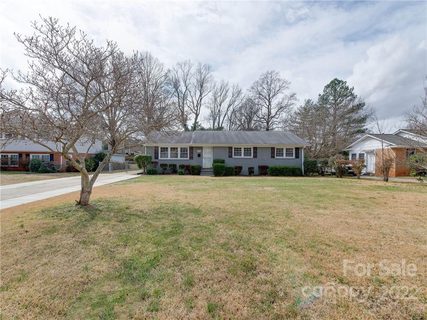 4216 Woodleaf Road