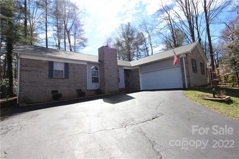 5 Bay Hill Court