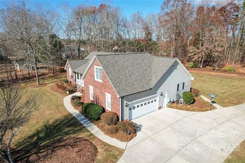712 Maple Ridge Circle 233