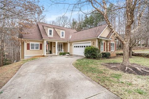 3670 Bay Drive sold home in Bay Pointe, Sherrills Ford, NC