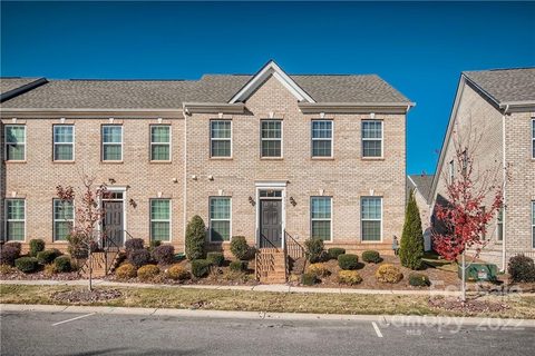 6532 Brighton Park Drive sold townhome in Mint Hill Commons, Mint Hill, NC