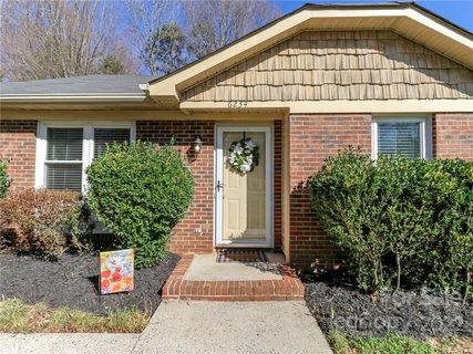 6234 Round Hill Road sold home in New Stonehaven, Charlotte, NC