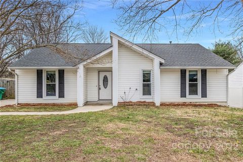 10921 Copper Field Drive sold home in Park Ridge, Pineville, NC