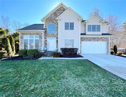 1395 Sweetbriar Lane sold home in Bakersview Meadows, Hickory, NC