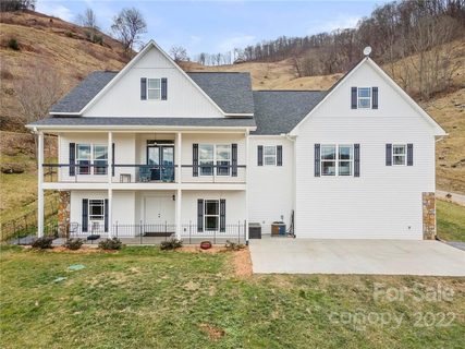 427 Hawk Mountain Road sold home in Hawk Mountain, Waynesville, NC