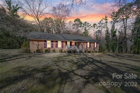 2110 Louise Drive