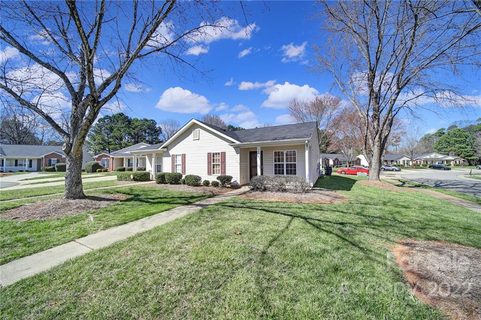 5200 Coves End Court sold home in Harriswood, Charlotte, NC