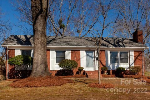 4001 Woodleaf Road