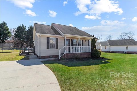 226 Periwinkle Street sold home in Highland View, Lincolnton, NC