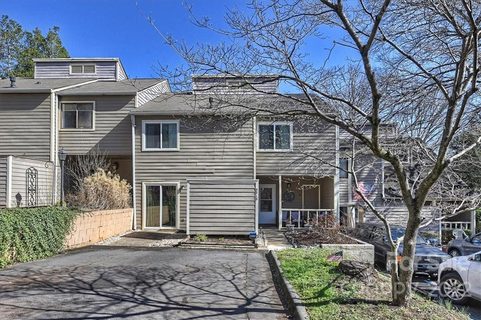 3213 Windbluff Drive