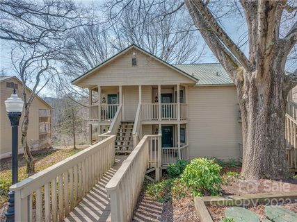 160 Whitney Boulevard 29