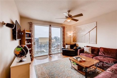 1315 East Boulevard 817