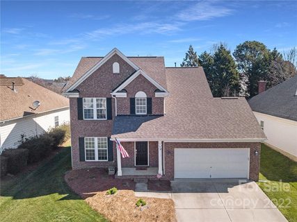 5507 Whispering Wind Lane