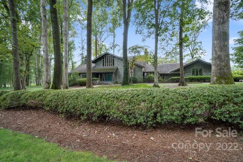 3210 Deauville Place L229-230