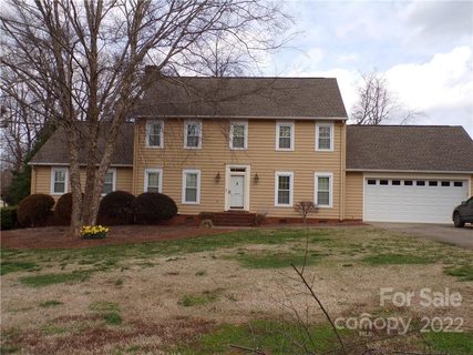 2440 Birdie Lane