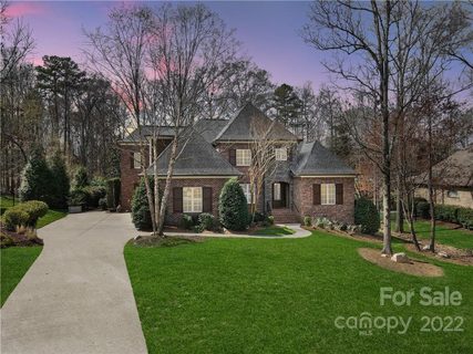 8229 Victoria Lake Drive