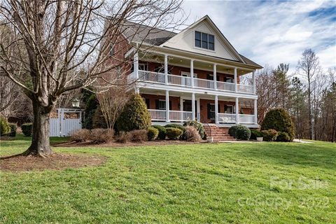 102 Riverbend Club Point