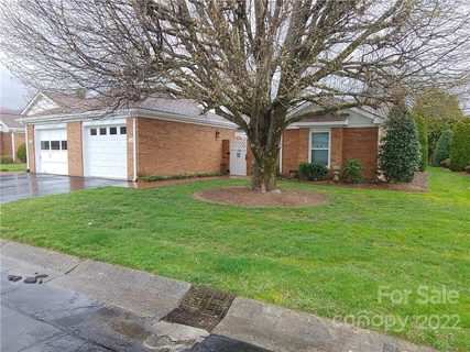 31 Lodge Lane sold townhome in 10 Country Club, Waynesville, NC