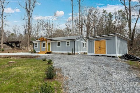 32 Royal Pines Drive