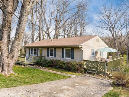 22 Southwicke Drive sold home in Southwicke Estates, Arden, NC