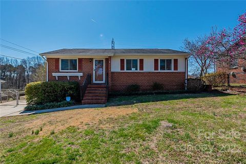 3113 Crescent Lane