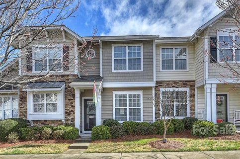 1021 Woodglen Lane