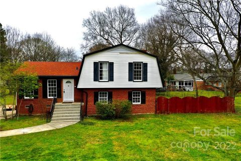 2601 Scarlet Circle