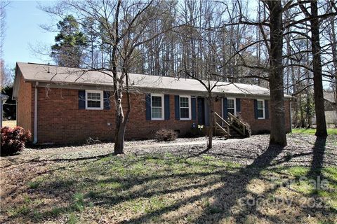2624 Lakeview Circle sold home in MorningStar Acres, Matthews, NC