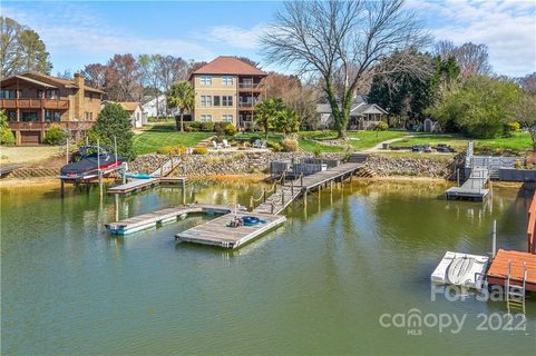287 Commodore Loop