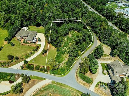 8 English Hills Drive active lot in Barebridge Hills, Asheville, NC