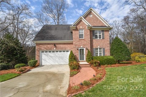 323 Beacon Hills Drive sold home in Beacon Hills, Gastonia, NC