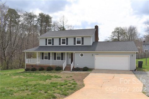 103 Wood Fox Court