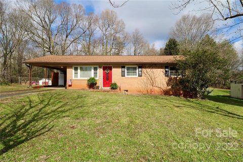 2402 Maplewood Drive