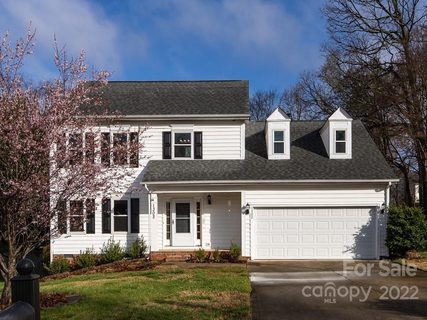 1302 Sweetgum Lane sold home in Southwoods Village, Matthews, NC