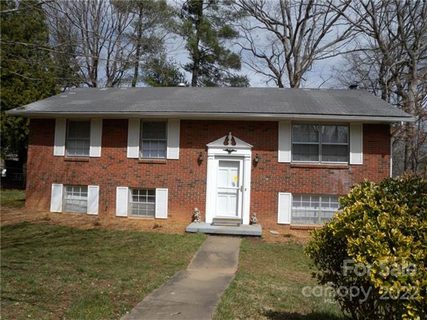5 White Pine Circle sold home in Royal Oaks, Arden, NC