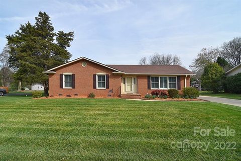 1027 Carysbrook Lane