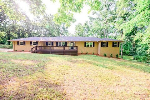 926 Meadow Lakes Road sold home in Meadow Lakes I, Rock Hill, SC