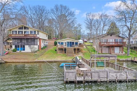 638 Pinehaven Drive
