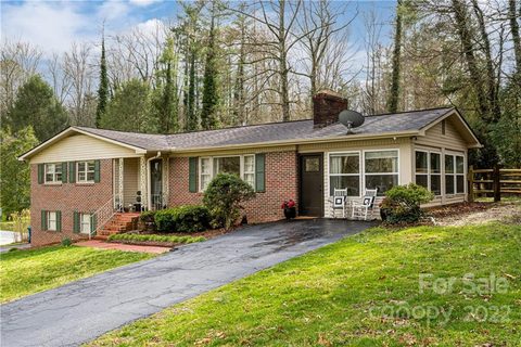 108 Sir Galahad Drive sold home in Camelot, Hendersonville, NC