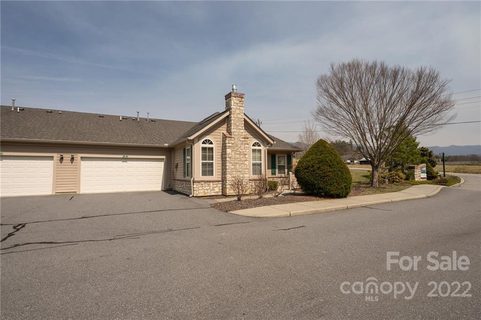4 Valley Trace Lane
