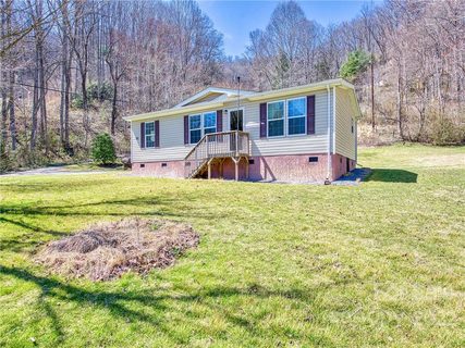 298 Bradley Street sold manufactured home in Bradley Heights, Waynesville, NC