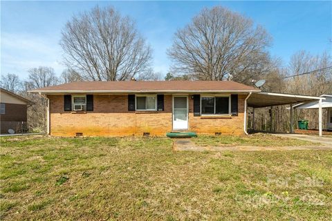 732 S Caldwell Avenue sold home in Lincoln Heights, Newton, NC