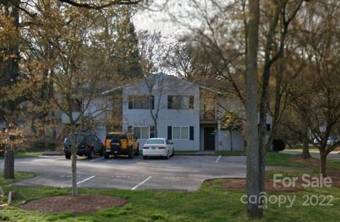1675 Hunters Trail