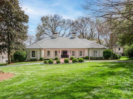 2423 Beretania Circle