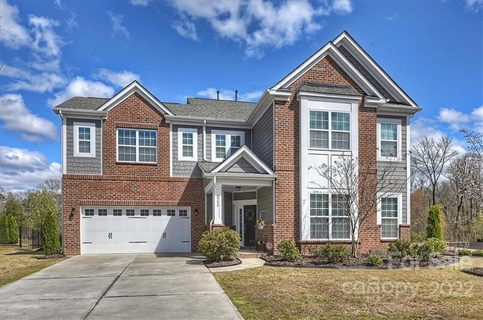 2756 Red Maple Lane