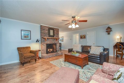 3403 Lake Shore Road