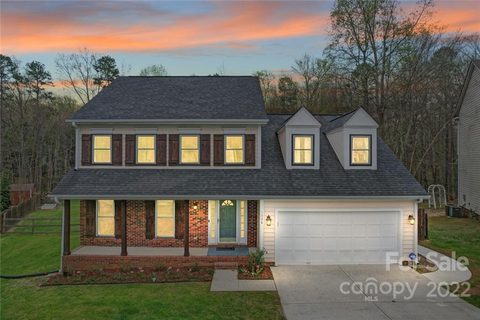 1328 Forest Wood Drive sold home in Southwoods Village, Matthews, NC