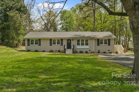2011 Pinebrook Circle