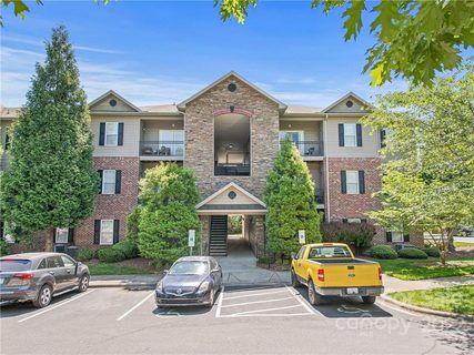 137 Appeldoorn Circle sold home in Grove at Appeldoorn, Asheville, NC